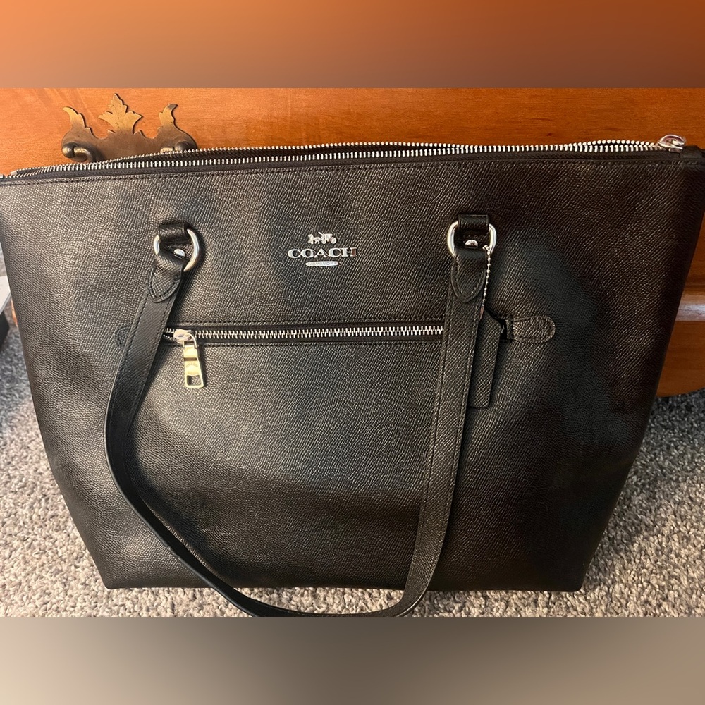 COACH Black Leather F79608 with Front Pocket - Picture 1 of 10